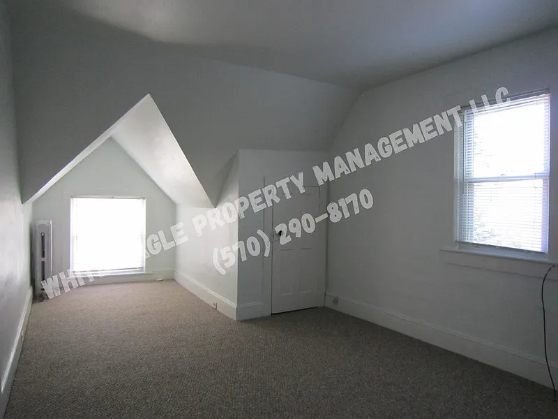 1 bed, 1.0 bath, 678 sqft, $850 — Photo 2