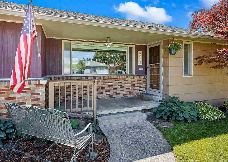 1st image of 3119 W Rockwell Ave