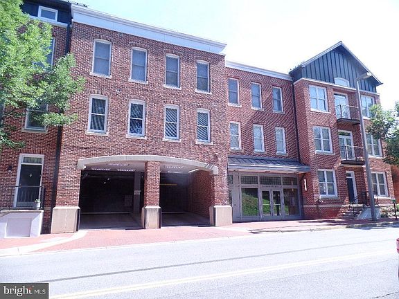 2nd image of 35 All Saints St Unit 212