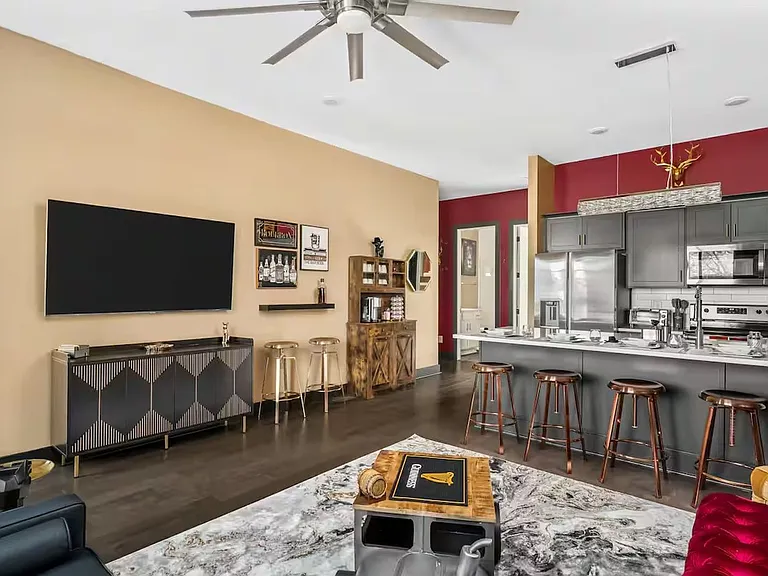 2723 Alameda St — Photo 6