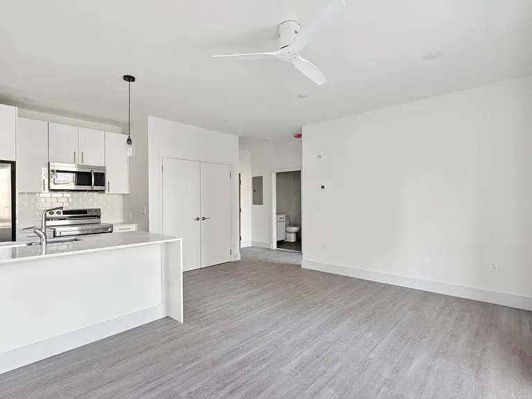 1221 E Fletcher St #405A — Photo 11