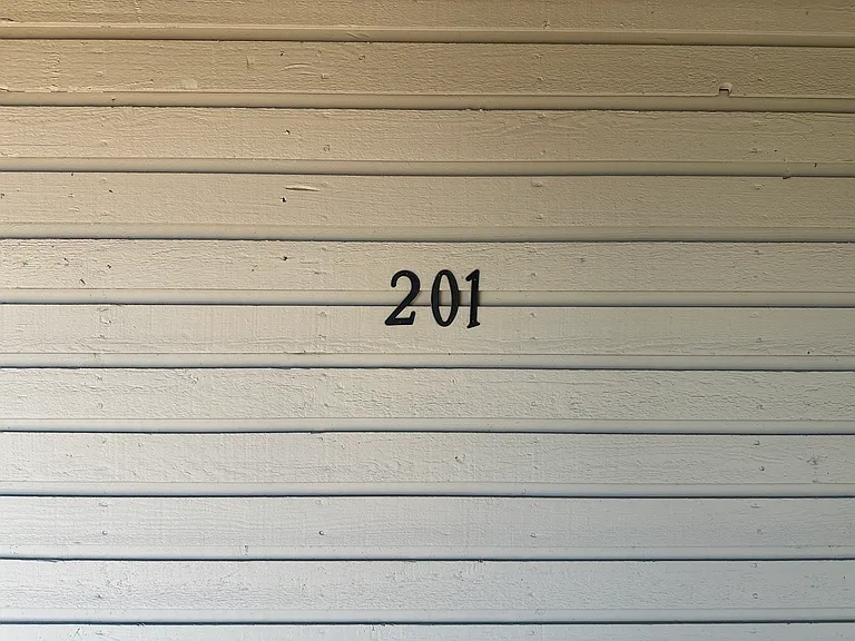 248 W Loraine St #201 — Photo 4