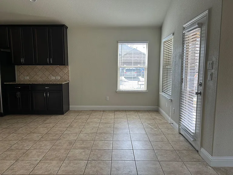 2001 Suzanne Kelli Dr — Photo 8