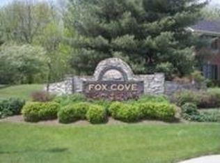 1894 S Fox Cove Blvd, New Palestine, IN 46163