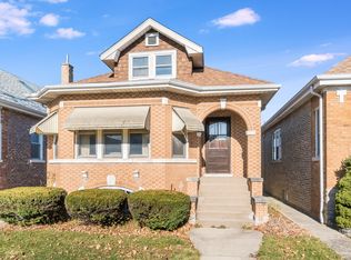 5706 W Roscoe St, Chicago, IL 60634