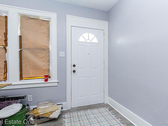 4th image of 8704 Smart St