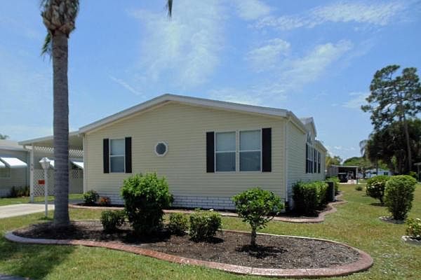 Home For Sale In Tropical Isles