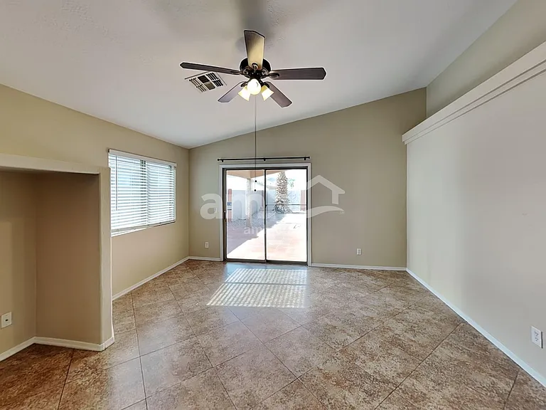 9029 W Avalon Dr — Photo 6
