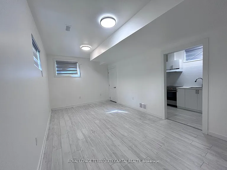 58 Wessenger Dr #LOWER — Photo 3