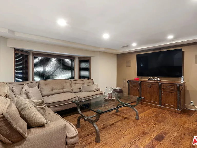 105 N Glenroy Ave — Photo 15