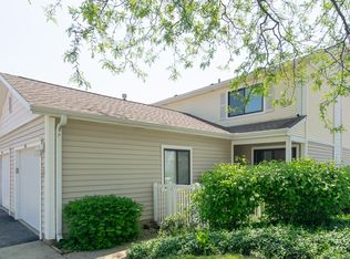 733 Whitesail Dr, Schaumburg, IL 60194