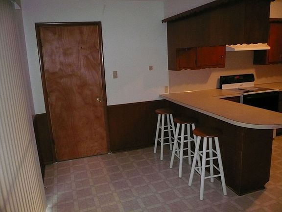 4th image of 5722 NW Glenn Ave