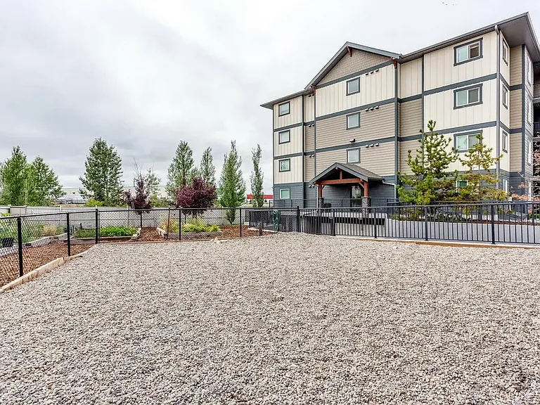 20 Kingsland Close SE #1407 — Photo 23