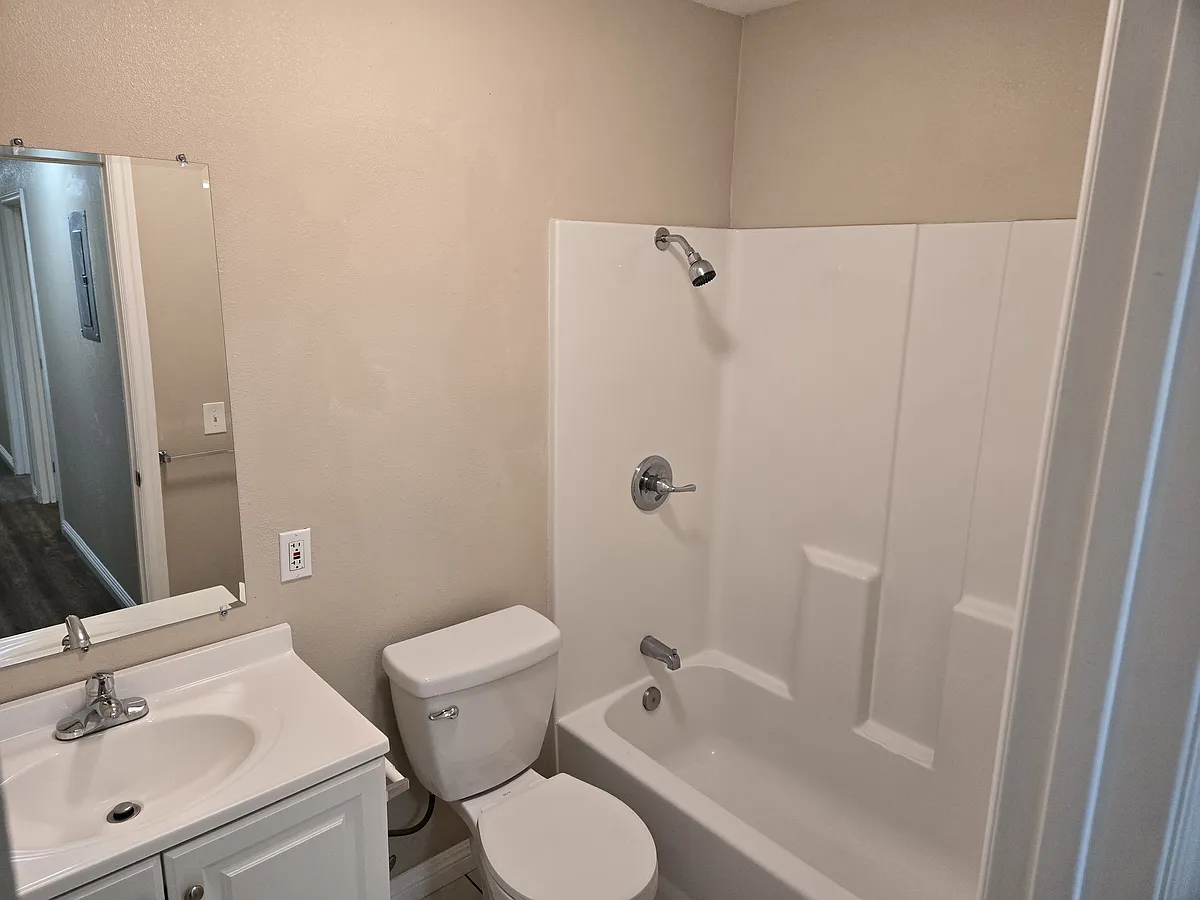 Building Photo - 2020 S Sultana Ave #B