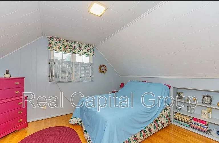 109 Locust Park — Photo 10
