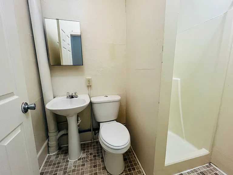 759 Garrison Ave — Photo 6