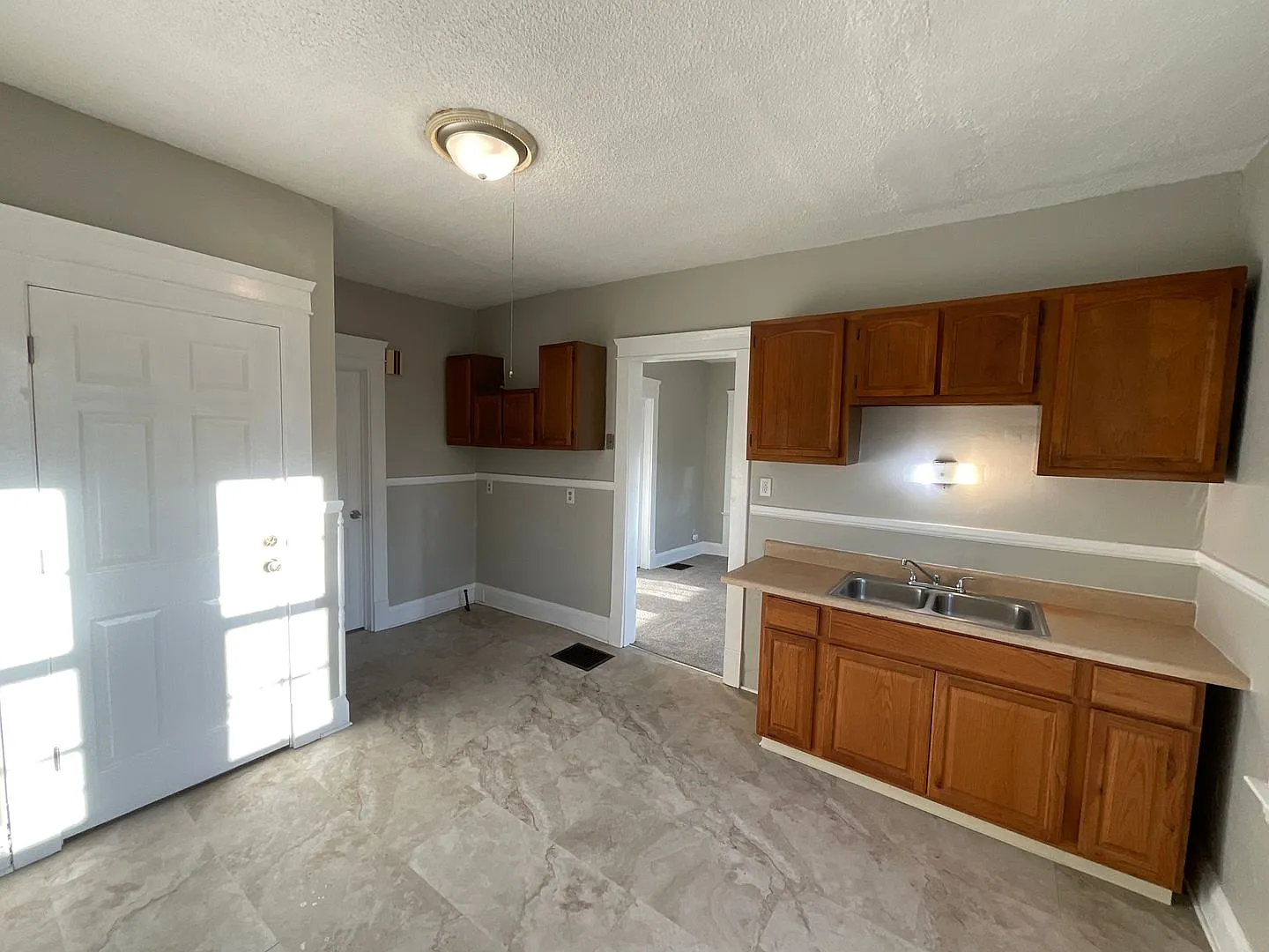 3210 Louisiana Avenue — Photo 2