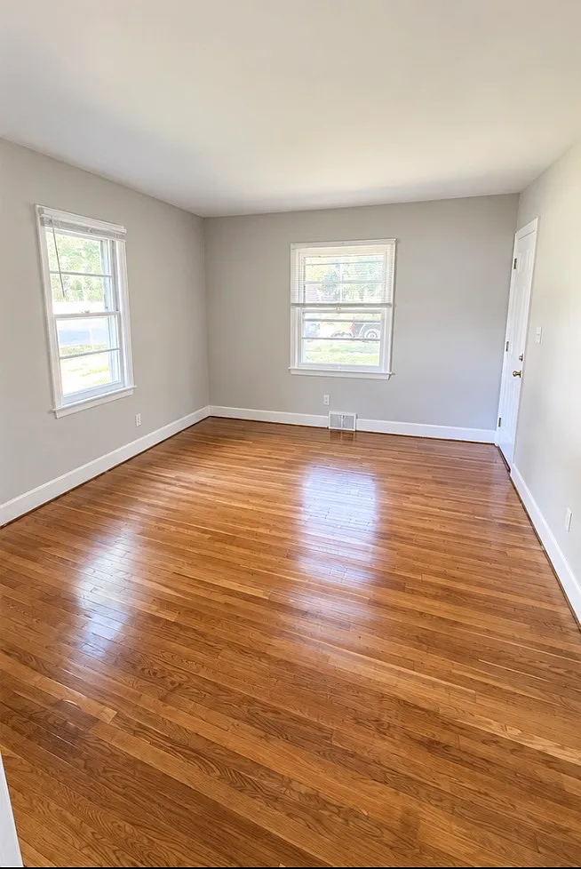 1 bed, 700 sqft, $1,100 — Photo 4