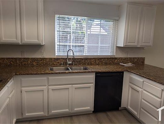 3rd image of 7375 Windbridge Dr