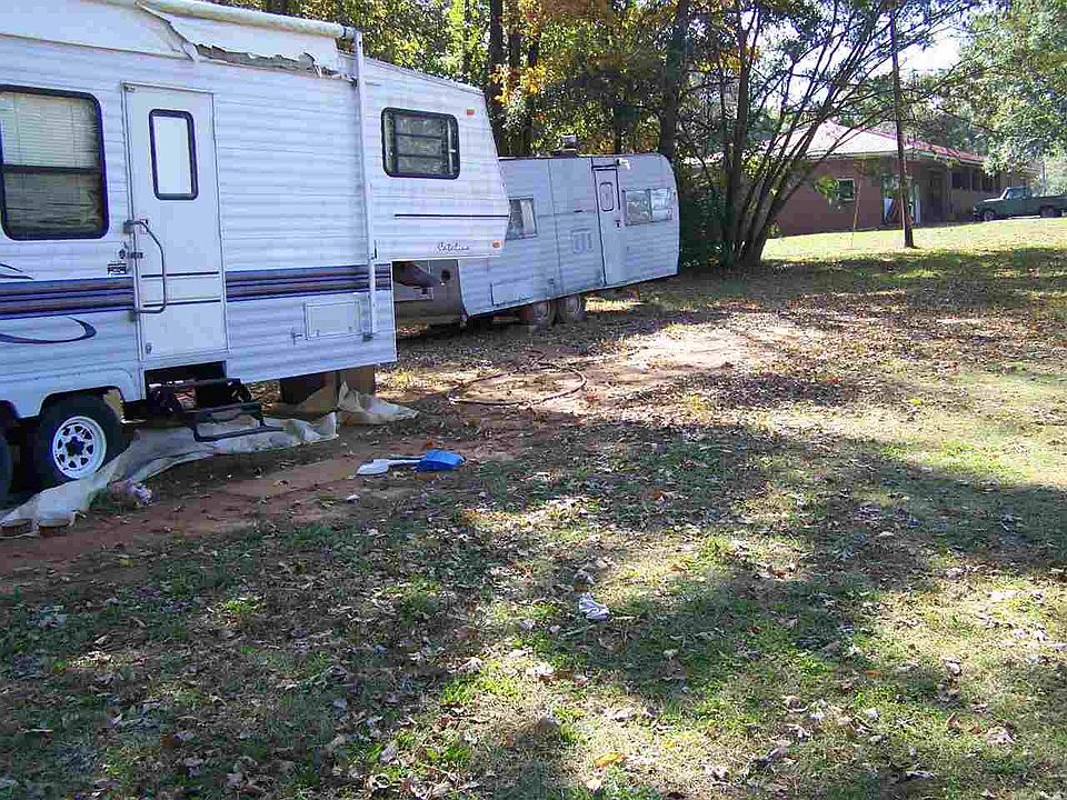 2nd image of 620 County Road 72