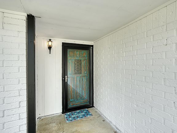 5th image of 814 Sharp St
