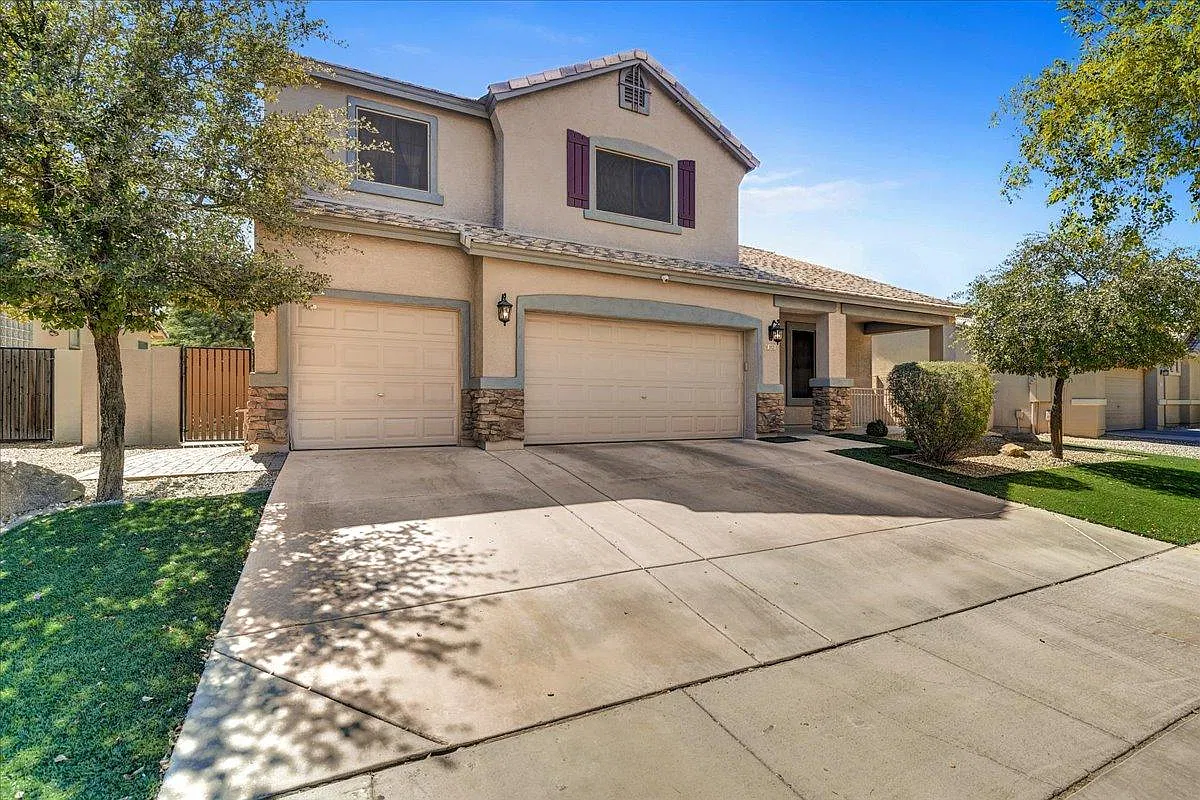 1821 E Beautiful Ln — Photo 3