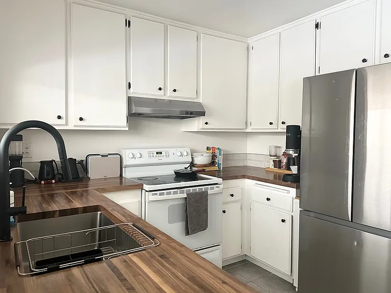 2844 E 3rd St #108 — Photo 8