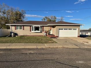 517 W Fallon Ave, Baker, MT 59313