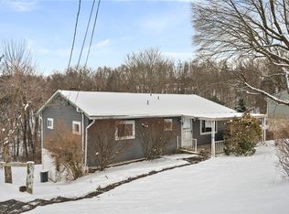 185 Foxwood Rd, Coraopolis, PA 15108