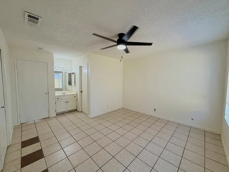 455 Columbia Ave — Photo 14