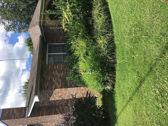 3rd image of 901 Winchester Ave