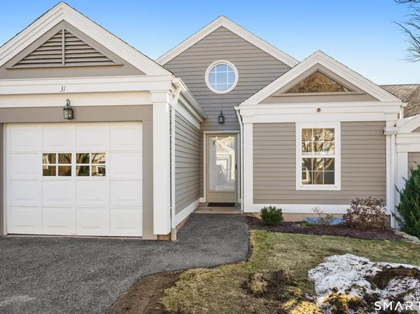 31 Saint George Place #31, Newtown, CT 06482