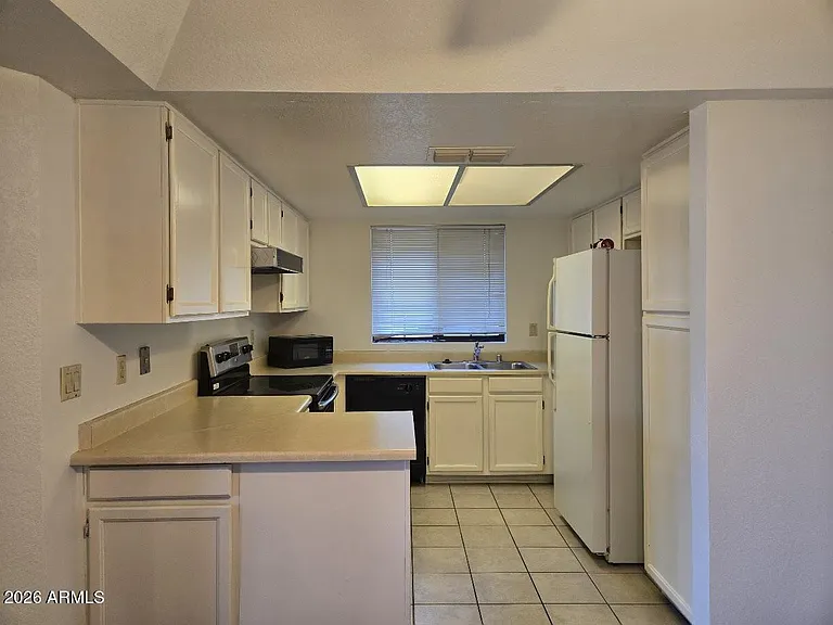 1905 E University Dr #102 — Photo 3