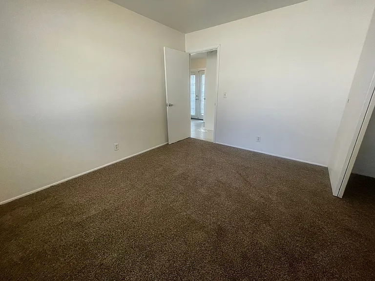 Garden Ridge Apartments — Photo 18