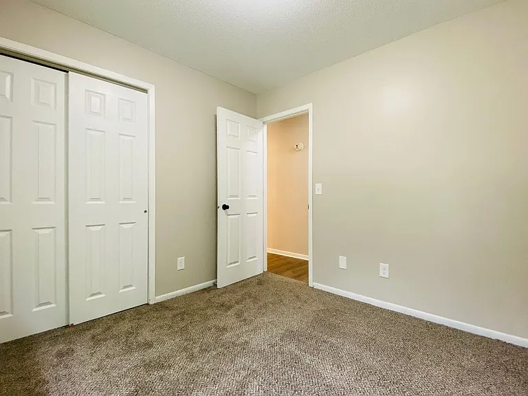 712 NW Linden St — Photo 13