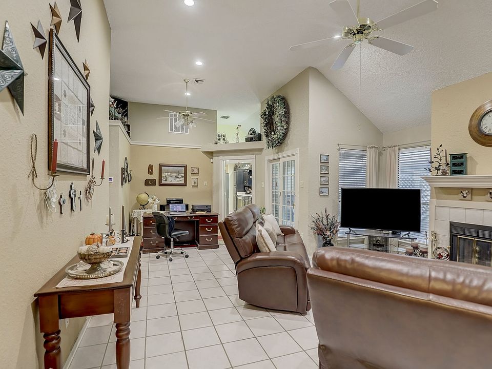 1st image of 1154 Meadow Park Ln