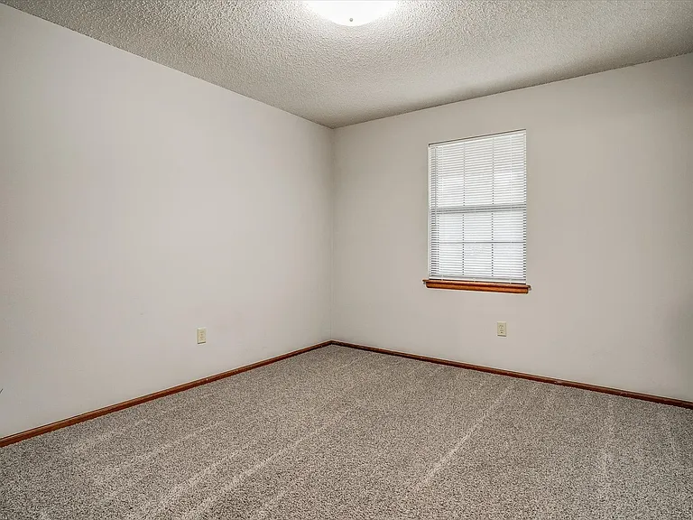 11017 11023rd Route 350 E — Photo 17