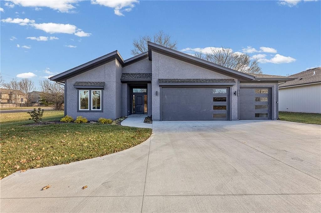 15903 S Lindenwood Dr, Olathe, KS 66062 | Zillow