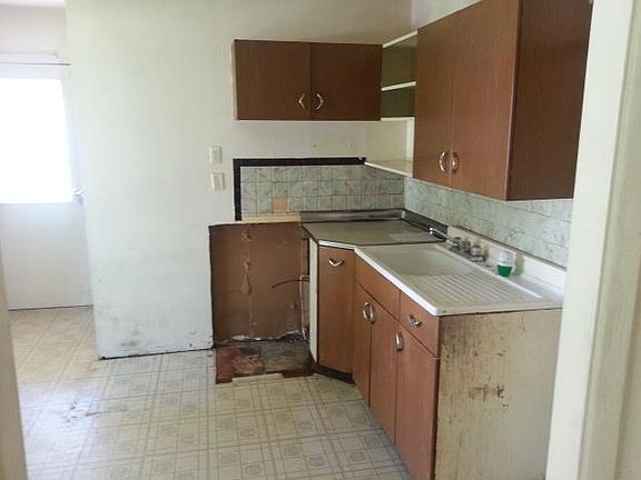 3rd image of 4937 Diana Dr