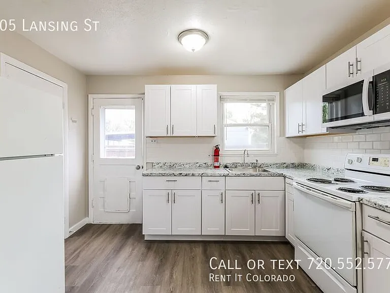 705 Lansing St — Photo 3
