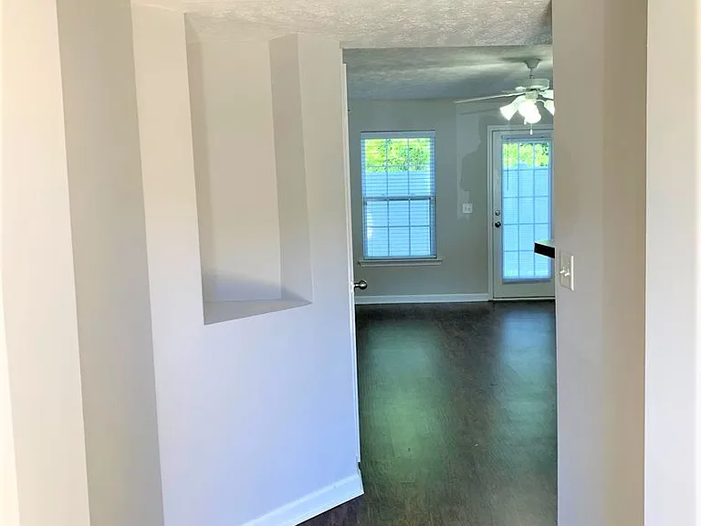 2034 Victory Gallop Ln — Photo 3