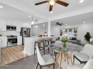 543 Fountain Dr, Toms River, NJ
