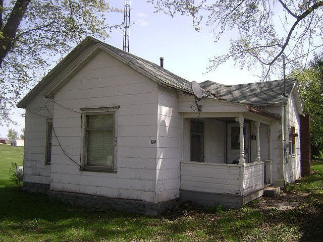 2nd image of 305 N Main St