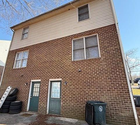 5th image of 1822 Wards Ferry Rd