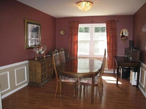 4th image of 1481 Oxford Dr