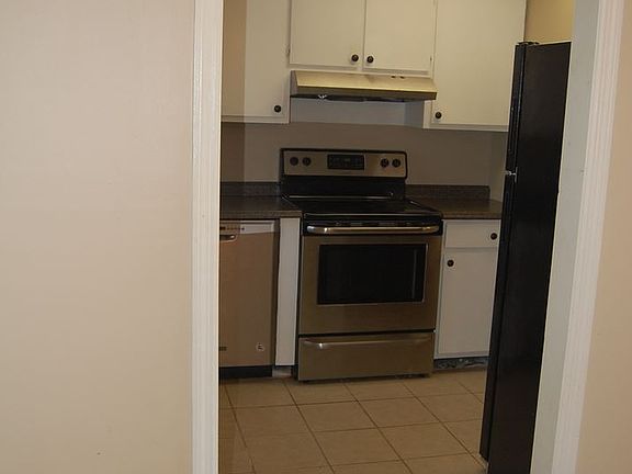 2nd image of 102 Hillsboro Ln