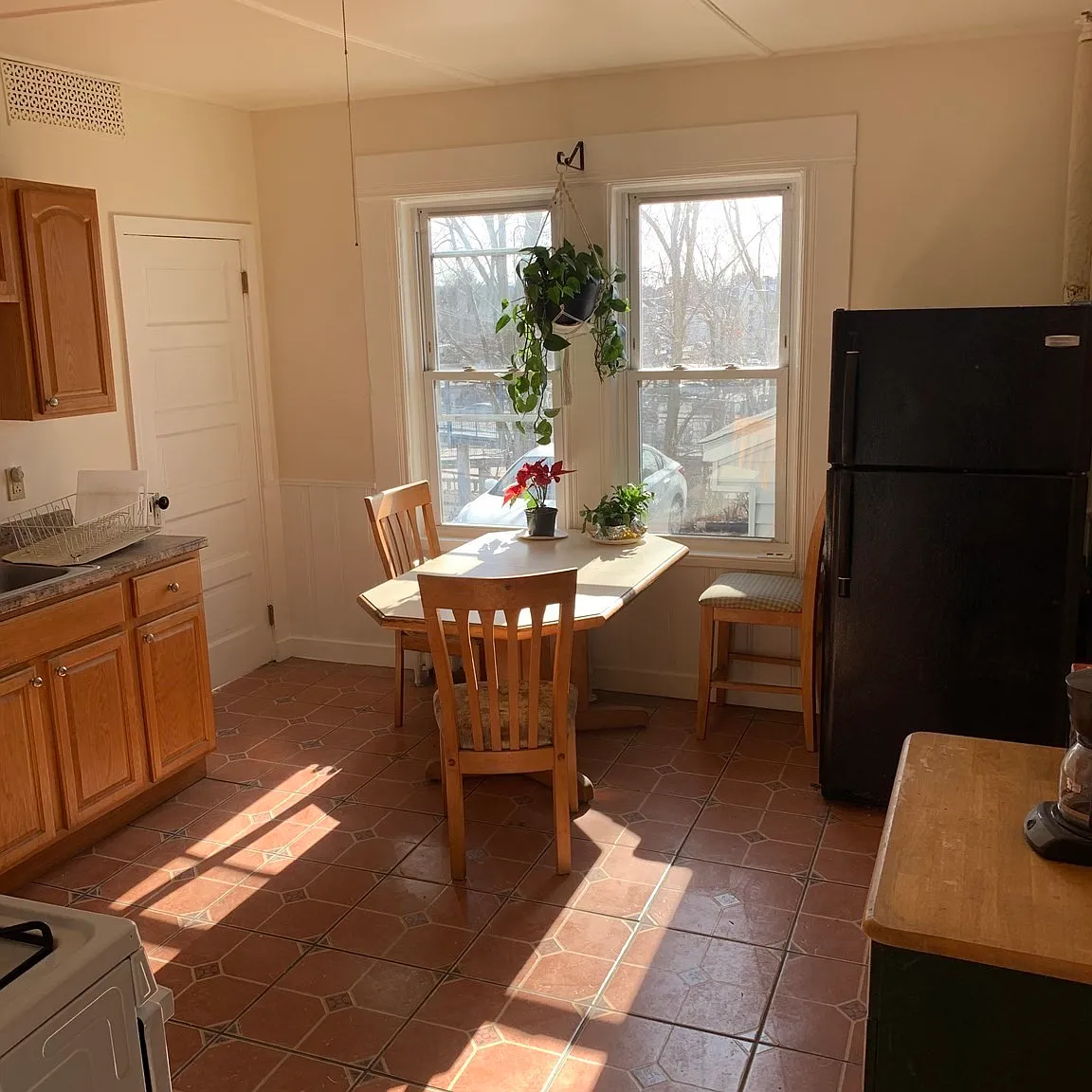1 bed, 1.0 bath, 100 sqft, $1,200 — Photo 2