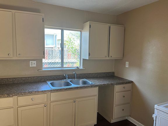 5th image of 3725 Jasmine St APT A