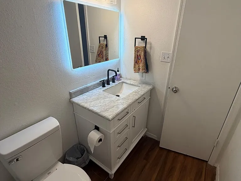 1600 E Laguna Dr — Photo 13