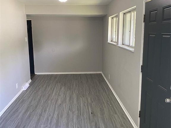 5th image of 10572 Spring Garden Dr